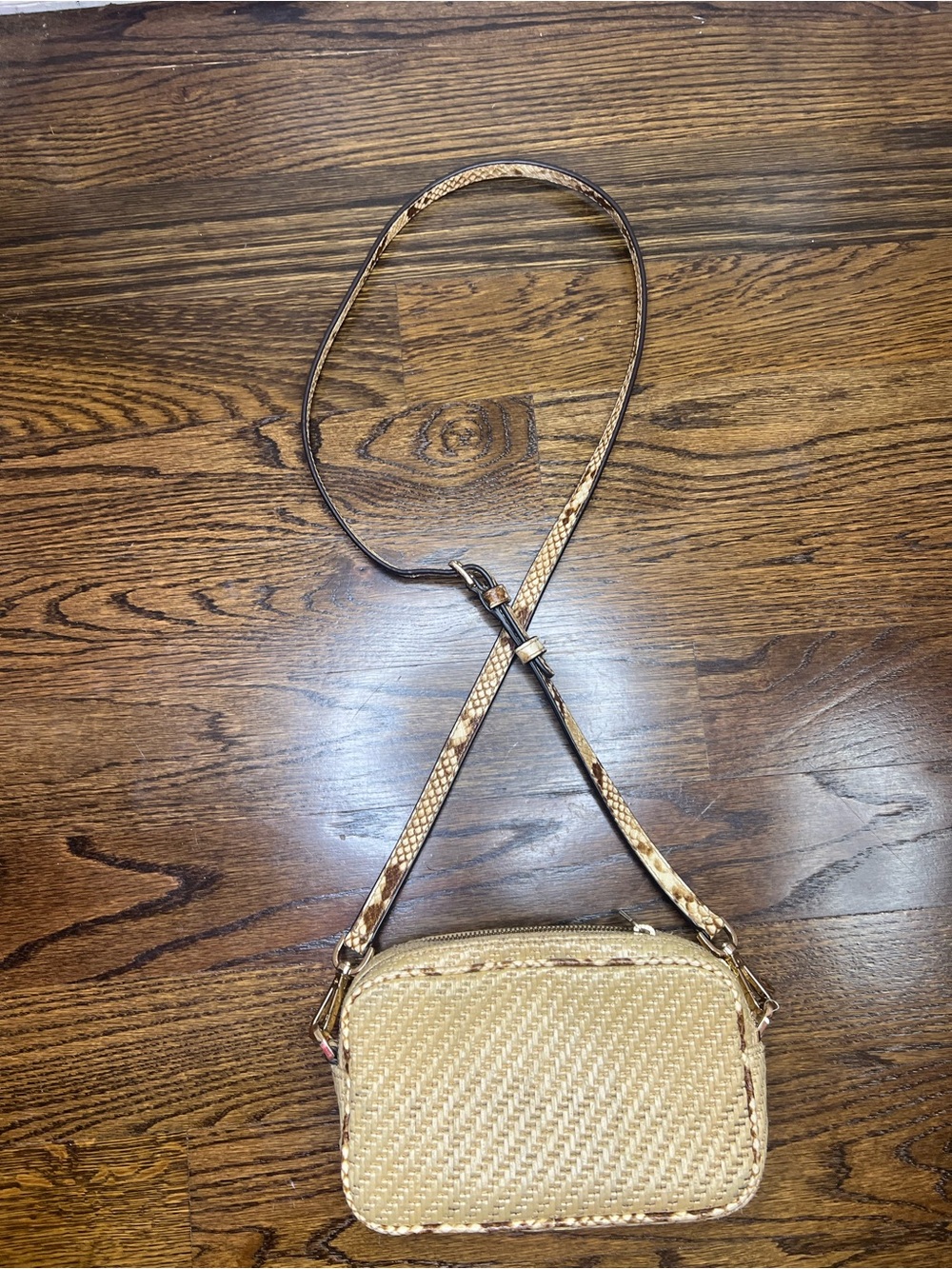 Michael Kors Tan Woven Straw Crossbody with Snake-Print Trim - Picture 3 of 7
